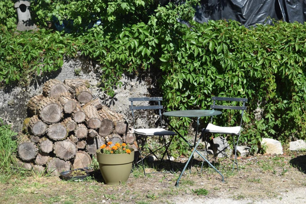 Spacious Apartment In Old Farm Close To Lac De Vouglans La Tour-du-Meix Exteriér fotografie