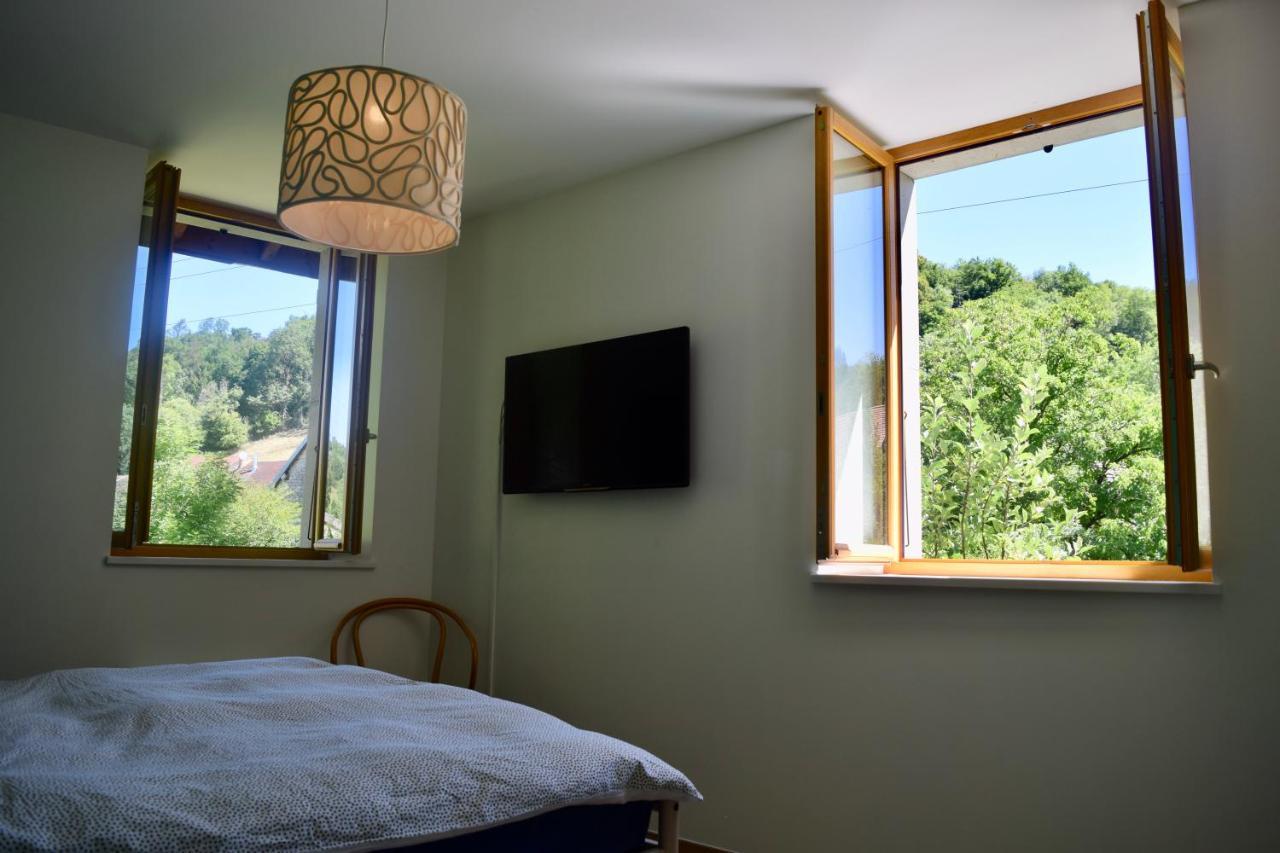Spacious Apartment In Old Farm Close To Lac De Vouglans La Tour-du-Meix Exteriér fotografie