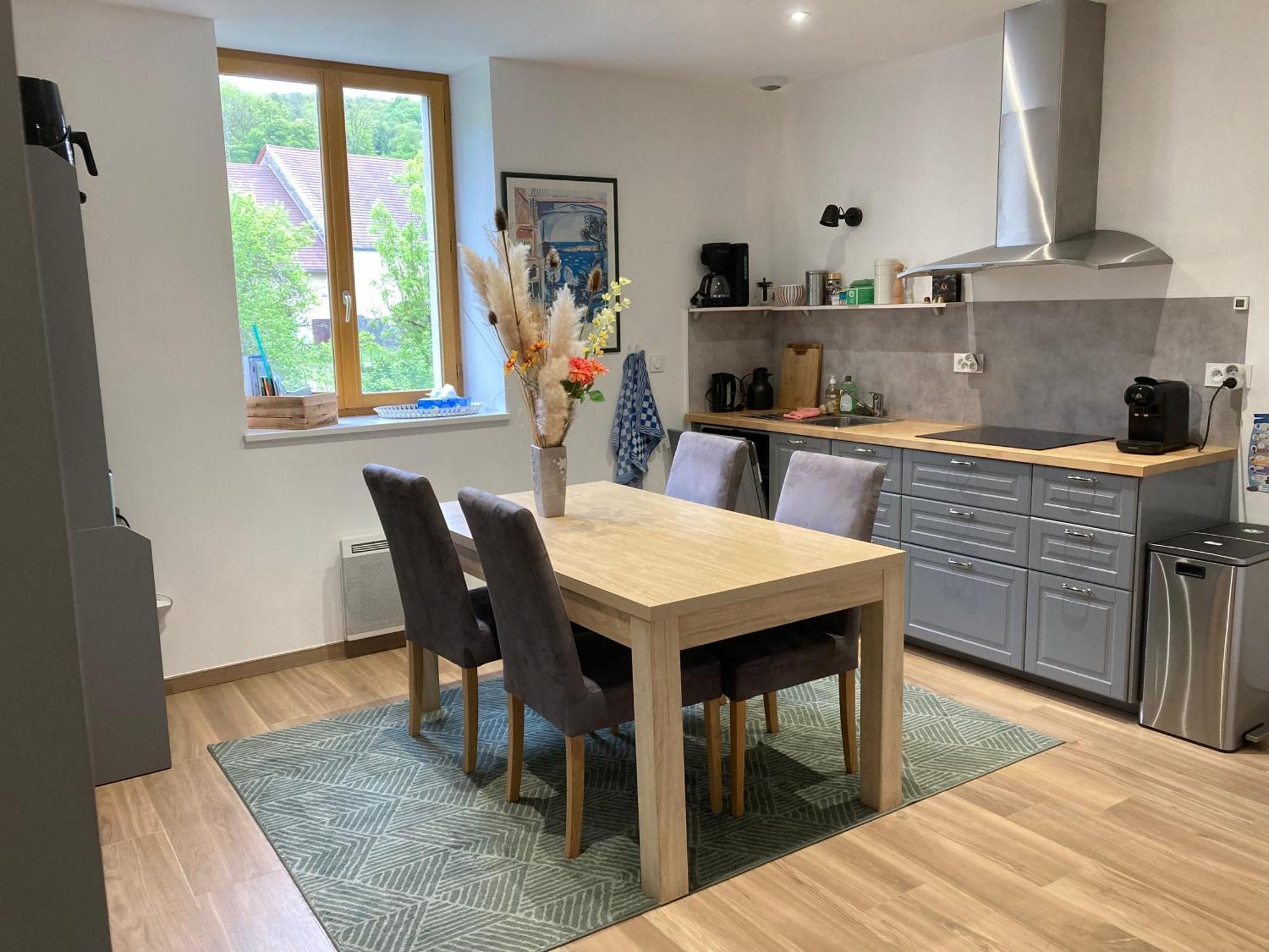 Spacious Apartment In Old Farm Close To Lac De Vouglans La Tour-du-Meix Exteriér fotografie